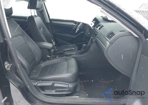 2015 Volkswagen Passat 1.8T Wolfsburg Edition from USA, damaged, VIN 1VWAT7A36FC006323